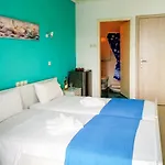 Beachfront Alonissos - Galazia Thea Gems Apartment *